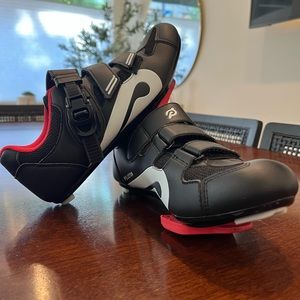 Women’s Peloton Bike Shoes - size 37 (size US 6 shoe size)